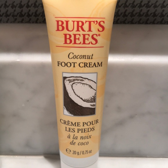 Burt’s Bees body lotion and foot cream set. - Picture 4 of 6